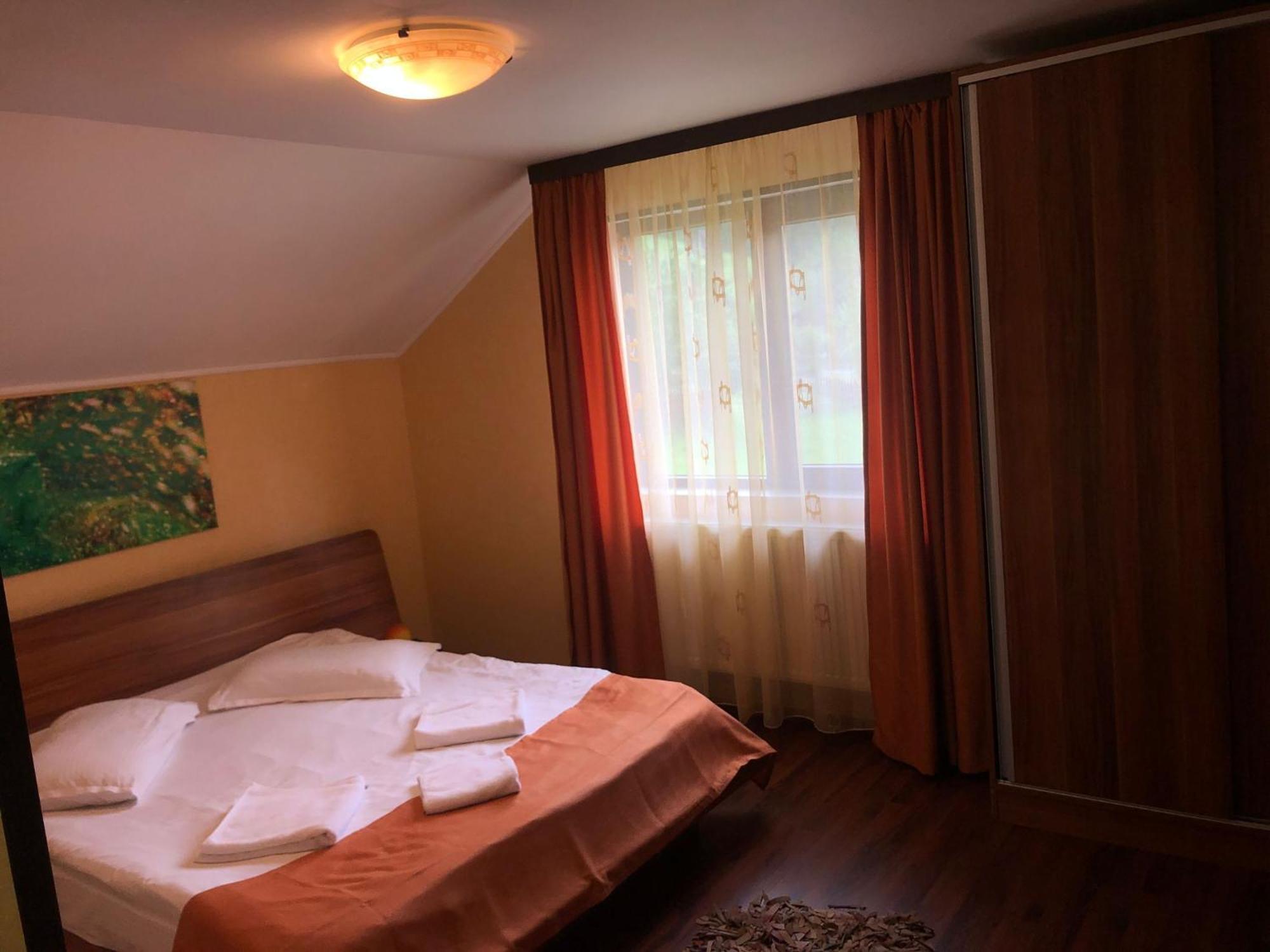 Pietrele Doamnei Hotel Pojorîta Екстериор снимка