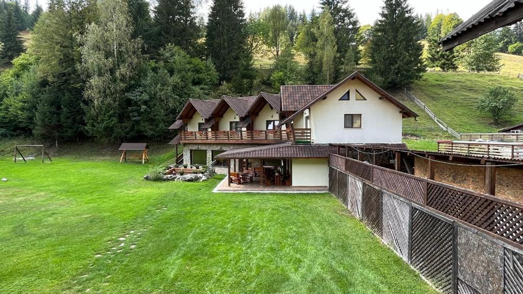 Pietrele Doamnei Hotel Pojorîta Екстериор снимка